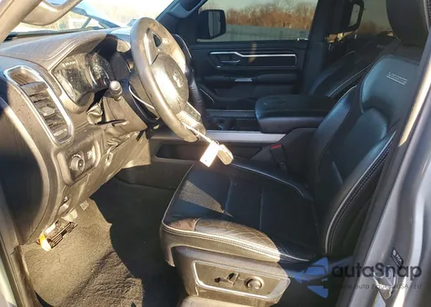 2024 Ram 1500 Laramie z USA, uszkodzony, nr VIN 1C6SRFJT3RN232707